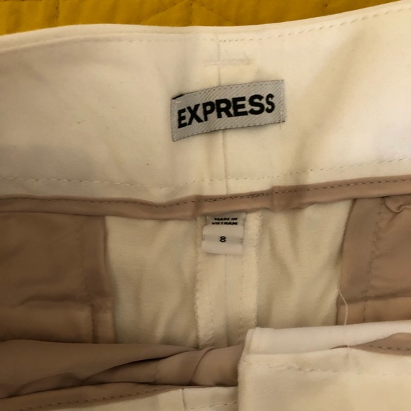 Size 8 Women’s Express White Cuffed Shorts - Picture 2 of 5